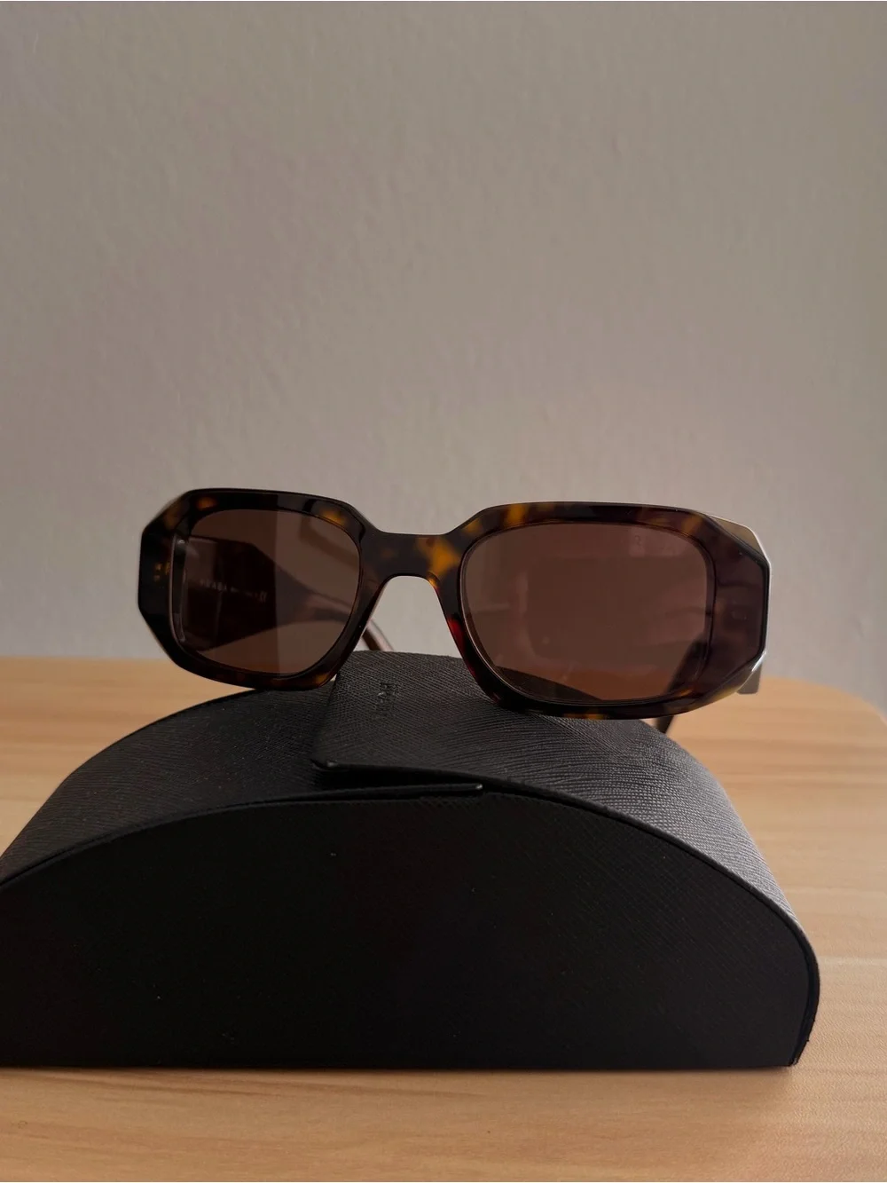 Original Prada Tortoiseshell Acetate Sunglasses - Brown